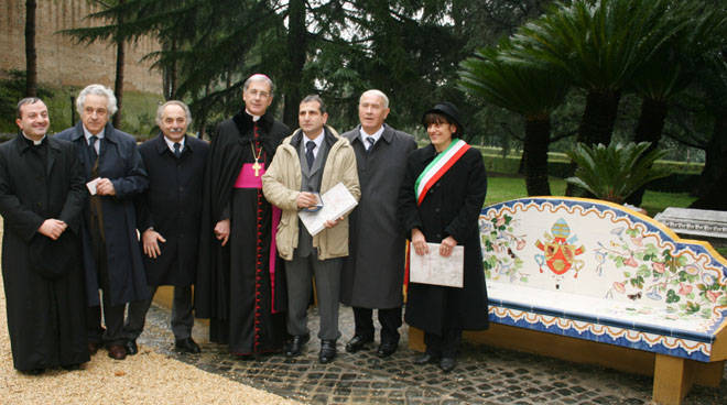 76569881-inaugurazione+panchine.jpg