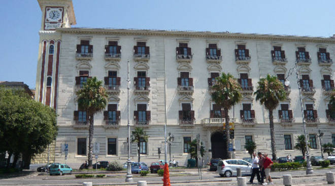 94855831-palazzo-provincia-salerno.jpg