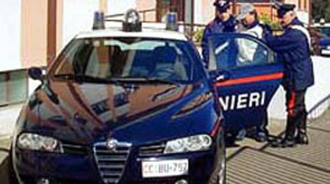 49665762-carabinieri-arresto04.jpg