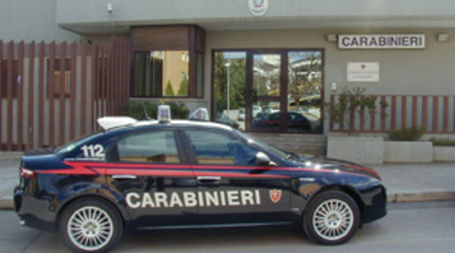 87357618-carabinieri a catania.jpg