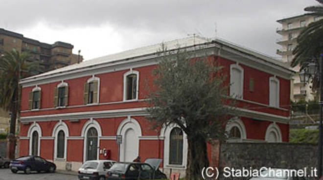 Gragnano__Si_E_Tenuta_Ieri_Una_Manifestazione_Pacifica_Contro_La_Chiusura_Della_Stazione_Della_Ferrovia_Dello_Stato_.jpg