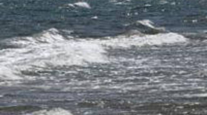 mare-mosso-e-pioggia-fra-amalfi-e-sorrento.jpg