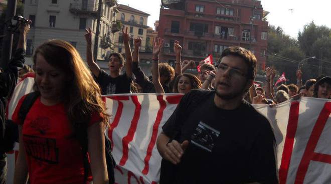 studenti-a-roma-manifestazione-07-08-2011-9.jpg