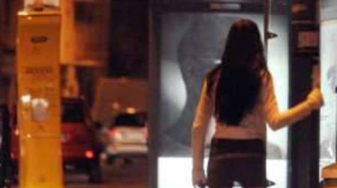 salerno-violenta-e-fa-prostituire-una-donna-per-sanare-un-debito-di-700-euro.jpg