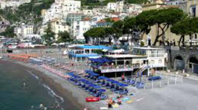 Amalfi_Marina_Grande_Moldavo_Rischia_Di_Annegare_.jpg