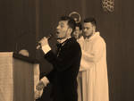 Giuseppe Gambi si esibisce durante la Messa
