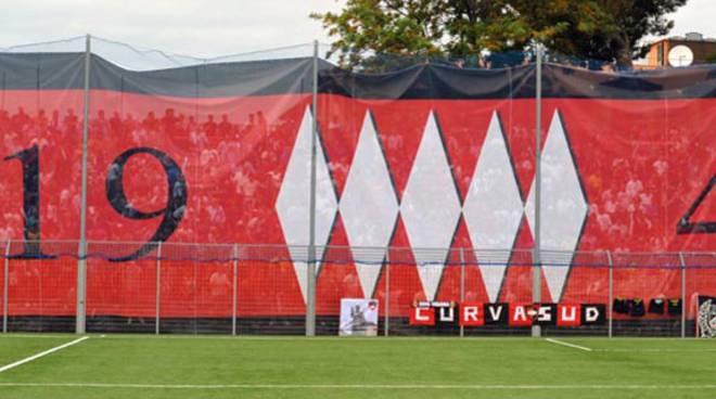 SORRENTO CALCIO CURVA SUD.jpg