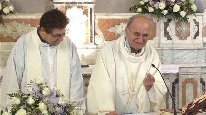 Ravello Don Carmine Satriano e don Raffaele Ferrino parroco e vice di San  Pietro a Costa e San Cosma - Positanonews