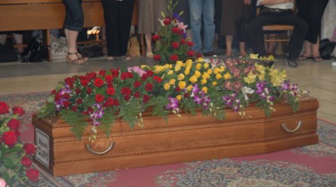 funerale-morto-597x400.jpg