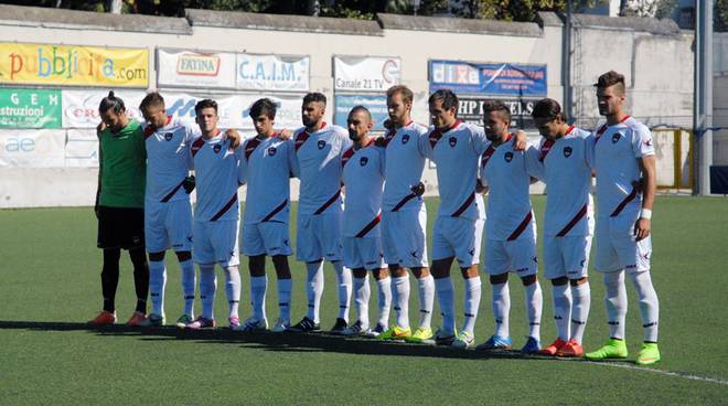 SORRENTO CALCIO SQUADRA INIZIO GARA.jpg