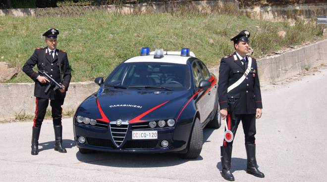 Carabinieri_posto_di_blocco-725657.jpg