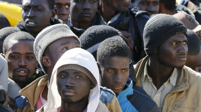 Italia: Migranti arrivano a Pozzallo