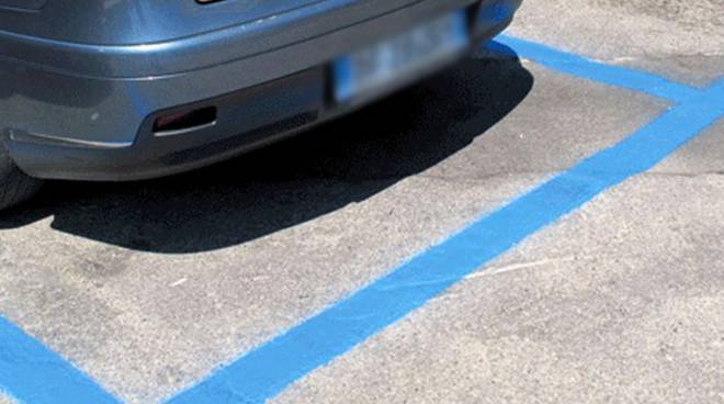 parcheggi-pagamento-strisce-blu-sosta_SLIDER-1716x700_c.jpg