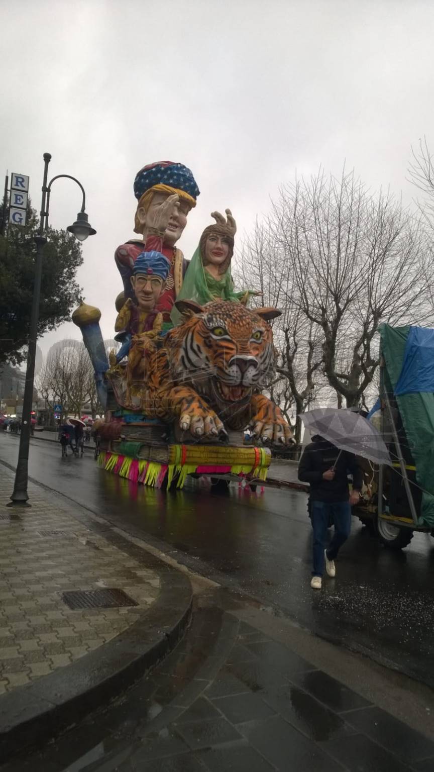 Gran Carnevale Maiori carri pioggia