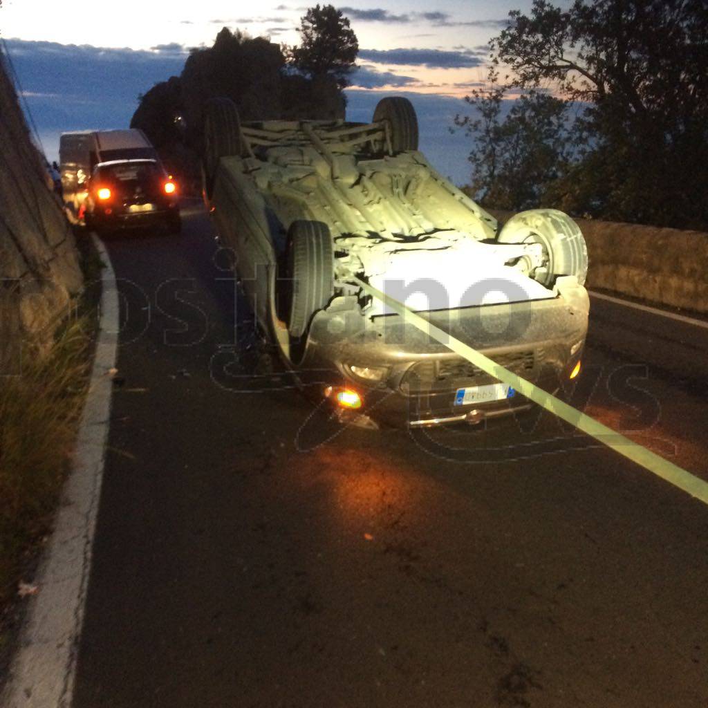 Incidente a Capodorso auto si ribalta a San Valentino