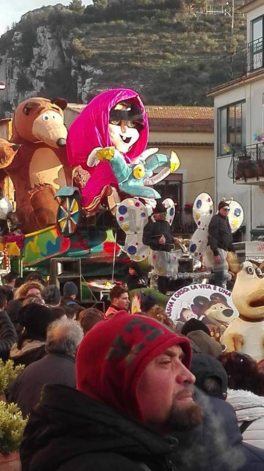 La bellezza del Carnevale a Termini di Massa Lubrense foto