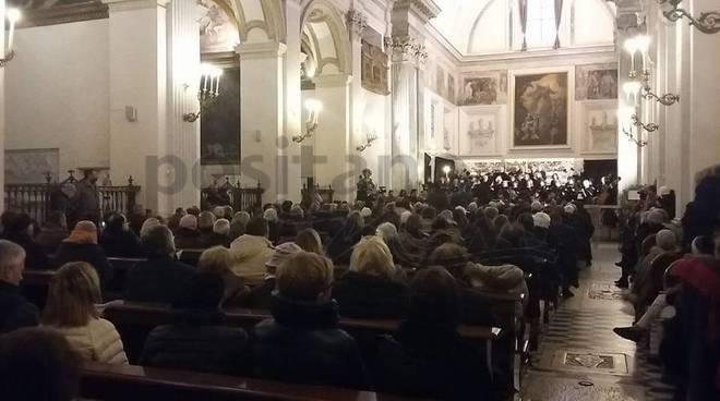 Arte e musica a servizio della solidarieta : grande consenso e successo per il Concerto di Pasqua di Noi per Napoli