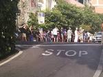 Positano turisti a piedi 