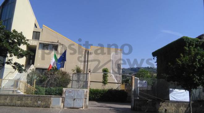 Piano di Sorrento schiaffi a maestra