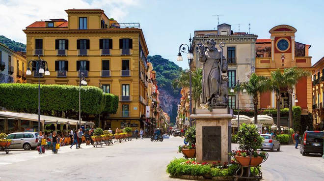 A Sorrento Corso Italia resta isola pedonale