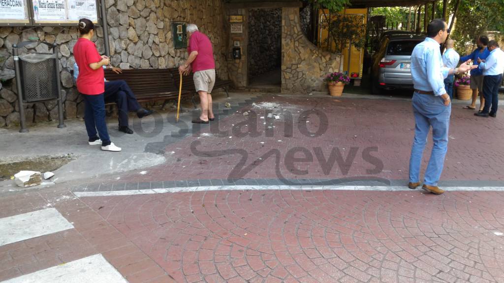 positano-tragedia-sfiorata-al-posteggio-taxi-3223713