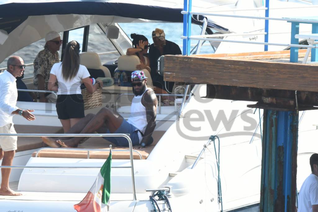 bono-vox-e-lebron-james-a-positano-nerano-3225734