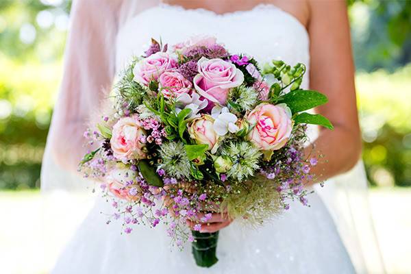 Le migliori 4 idee di ogni stagione per il tuo bouquet da Sposa