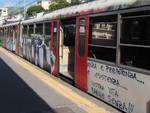 Furto di un trolley sul treno della Circumvesuviana diretto a Sorrento