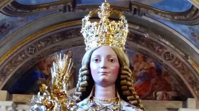 Lo stilista Gabbana innamorato della statua di Santa Maria a Mare di Maiori