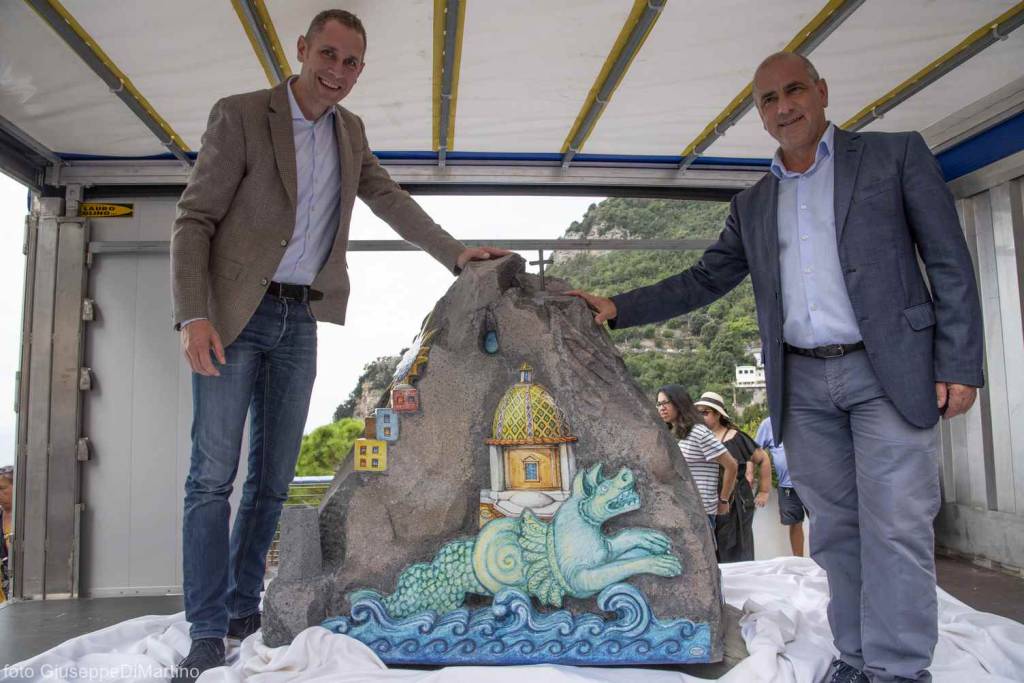 Consegna scultura piazza Thurnau e mezzo elettrico disabili