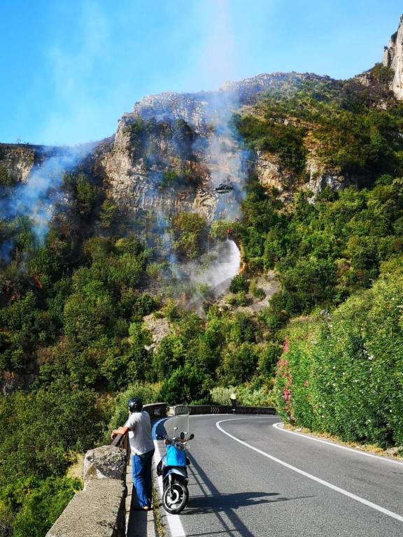 incendio-a-positano-3231857