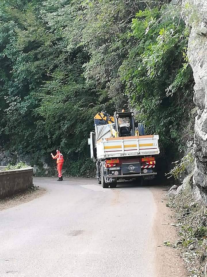 Valico di Chiunzi traffico e lavori domenica