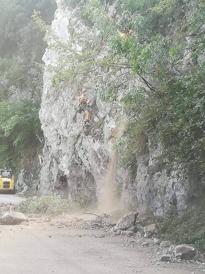 Valico di Chiunzi traffico e lavori domenica