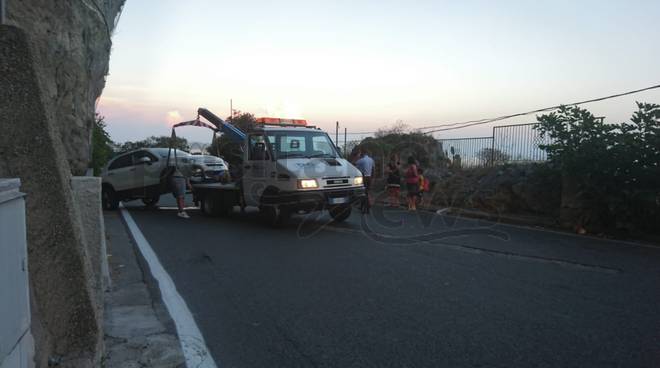 Vettica di Amalfi. Incidente stradale nei pressi del bivio per Furore