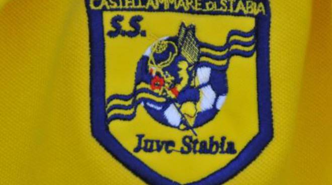 Juve Stabia su lancio bottiglie:Atteggiamenti non tollerabili"