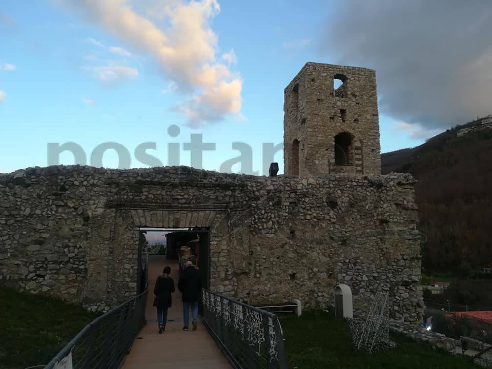 Castello di Lettere mercatini di Natale con Positanonews architetto e sindaco