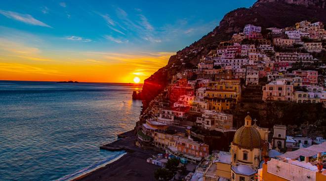 Positano il tramonto di Natale foto Giuseppe Di Martino