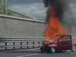 incidente sull'A3 auto in fiamme 