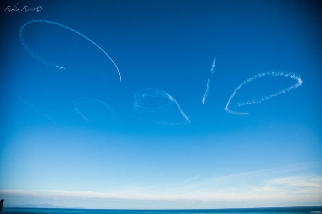 Nel cielo di Positano una dedica ad Angie 