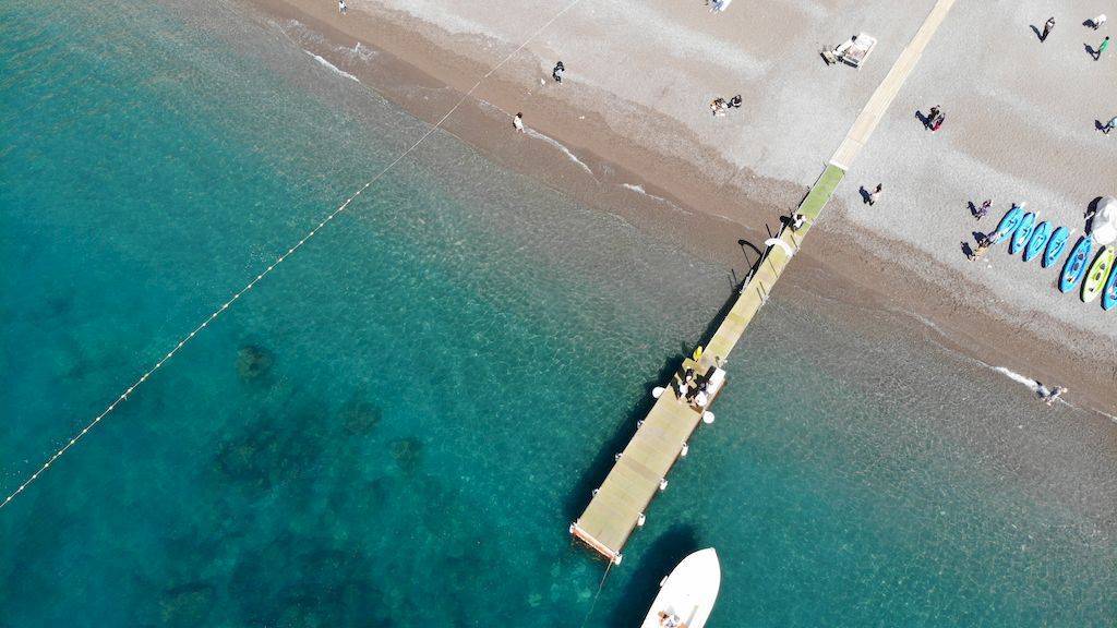 Positano: Comincia la bella stagione. Ecco tornare il pontile di Lucibello 