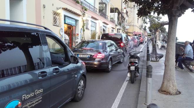 Positano nel traffico 