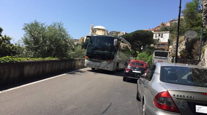 traffico costiera amalfitana positano