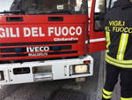 Auto in fiamme a Scala