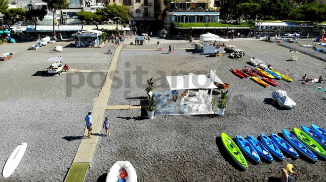 Positano. Tutti i Salvatore a festeggiare nell'esclusivo Yacht Club dei Lucibello