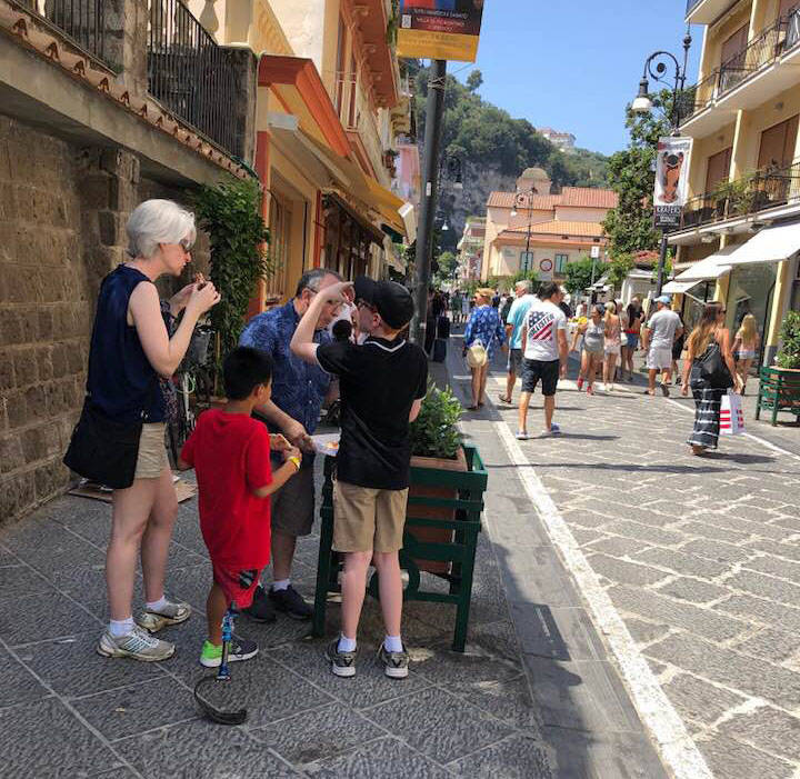 Sorrento diventa mensa a cielo aperto