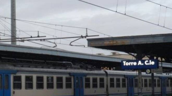 torre annunziata fermata treno