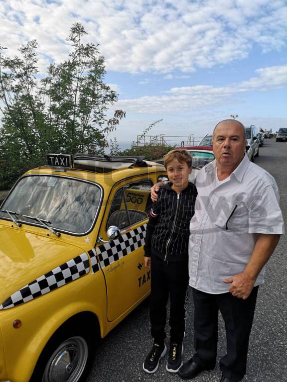 angelo persico e suo nipote con la taxi 500