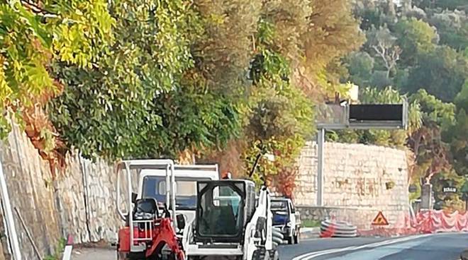 Vico Equense. Rotta tubatura, acqua della GORI sulla strada statale