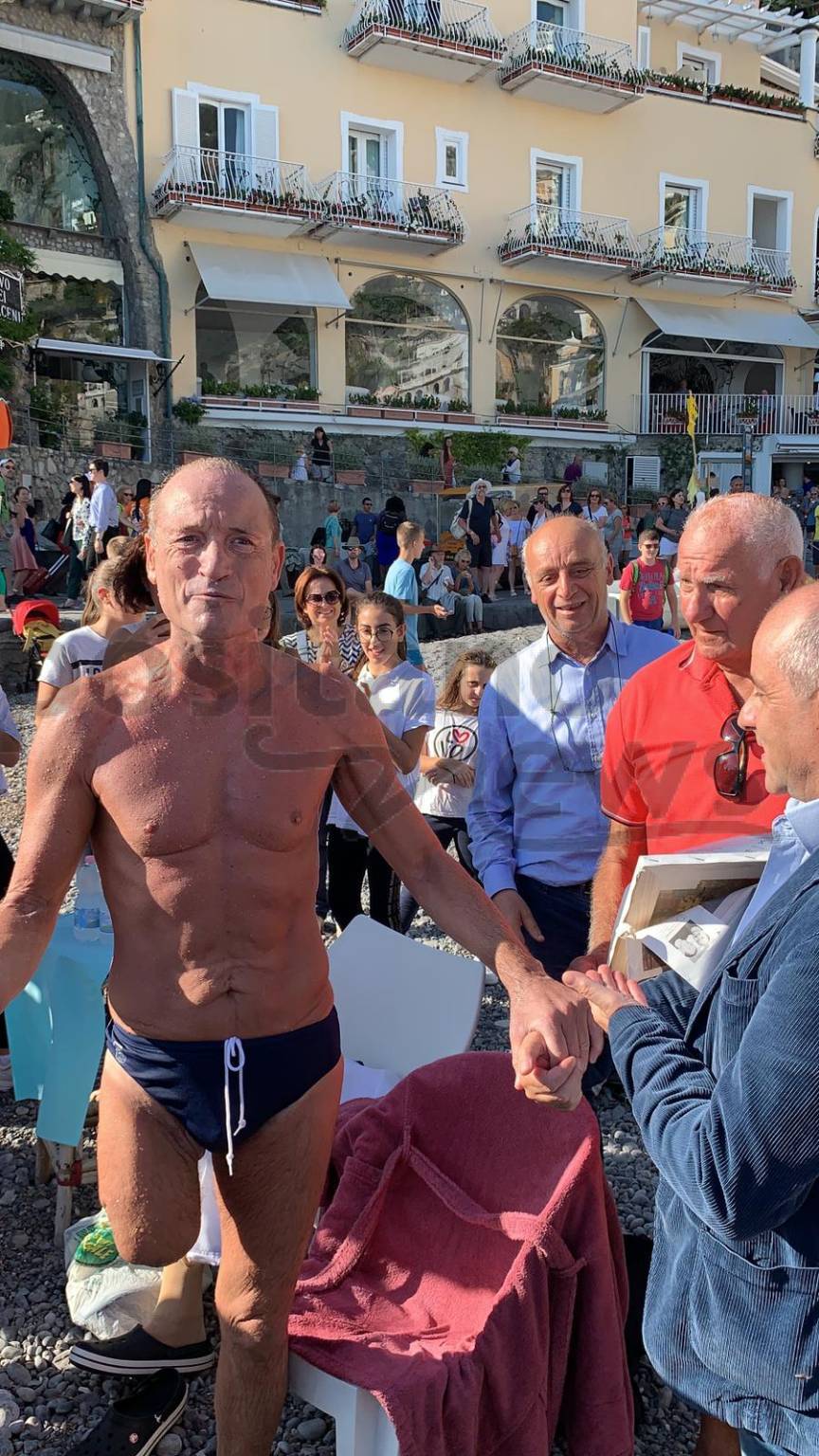 Positano: A Nuoto nei Mari del Globo