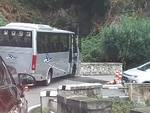 Positano, autobus in direzione Tordigliano perde il controllo: traffico intenso